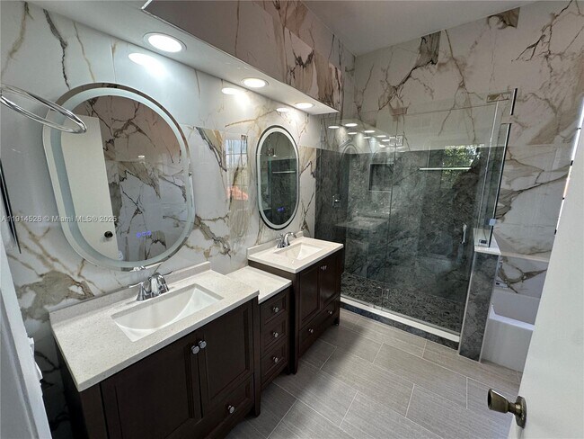 Building Photo - 501 SW 158th Terrace