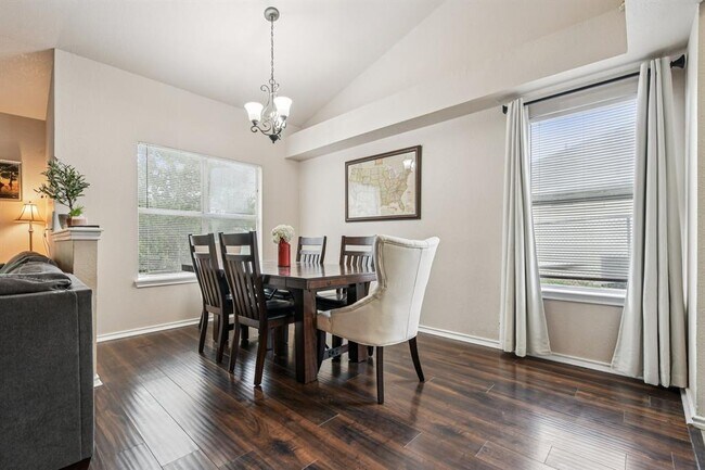 Building Photo - 3308 Ross Cove