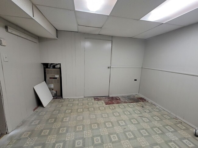 Building Photo - 1225 S Arp Ave