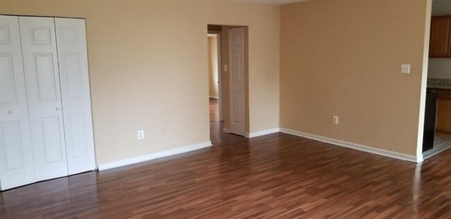 Building Photo - 17 Water St