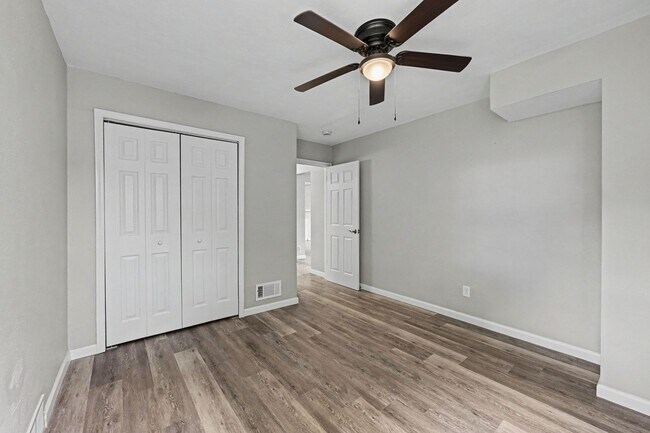 Building Photo - Renovated 3 Bed 2 Bath Home
