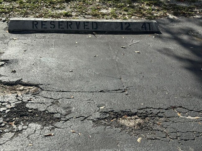 Building Photo - 9330 Lagoon Pl