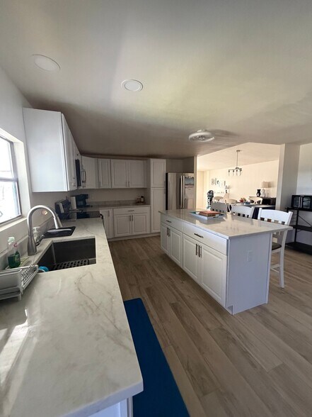 Building Photo - 75 Kiowa Dr N