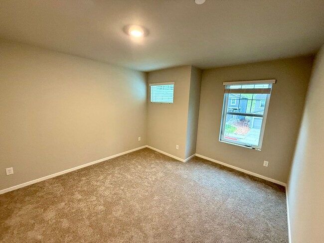 Building Photo - 4 BE/2.5 BA | Charming New Home at Bremerton