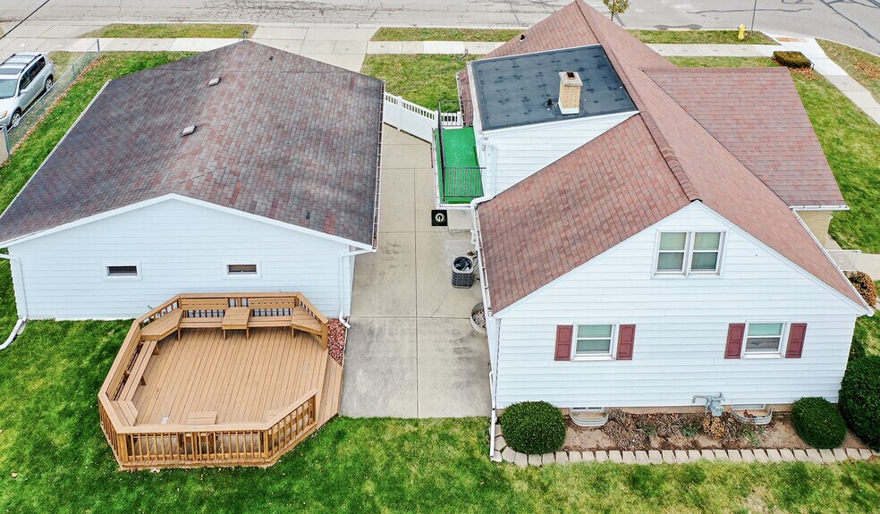 Building Photo - 1816 Gross Ave