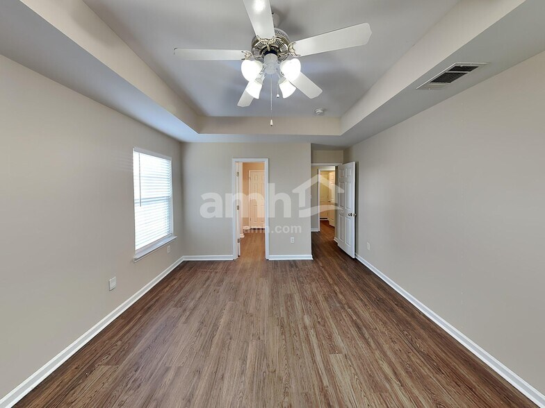 Building Photo - 1308 Chapman Ct