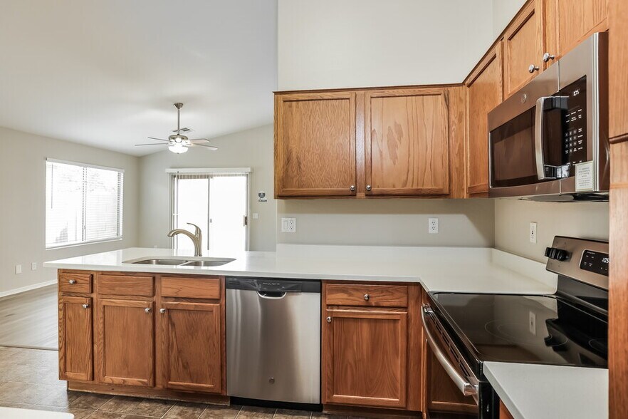 Building Photo - 14756 W Maui Ln