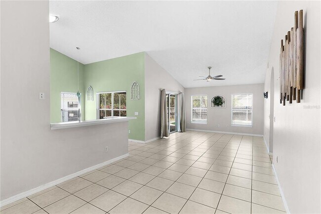 Building Photo - 40045 Palm St