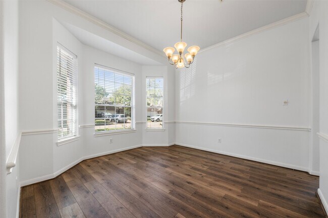 Building Photo - 23910 River Pl Dr