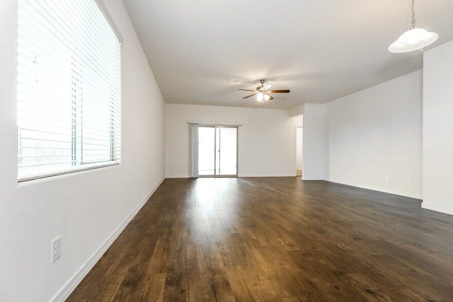 Building Photo - 8224 W Encinas Ln