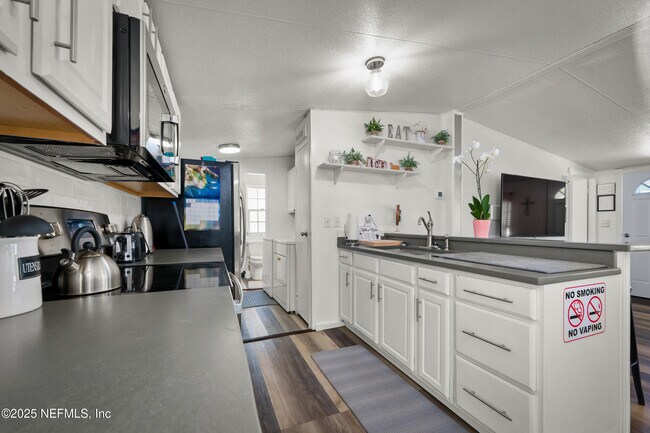 Building Photo - 501 Aiken St