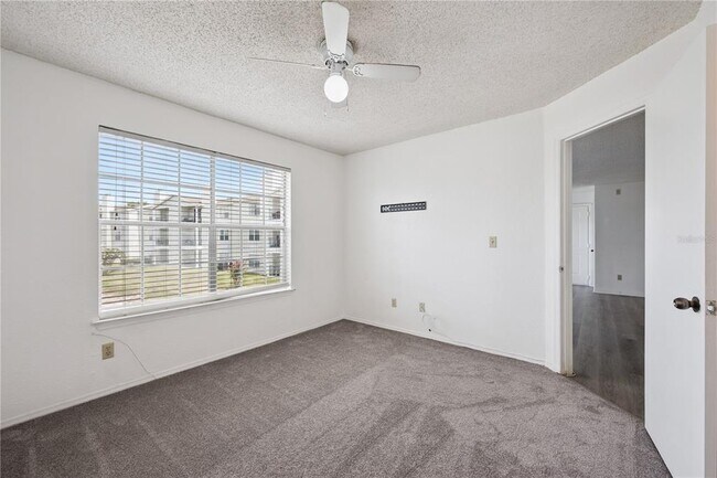 Building Photo - 2550 N Alafaya Trail