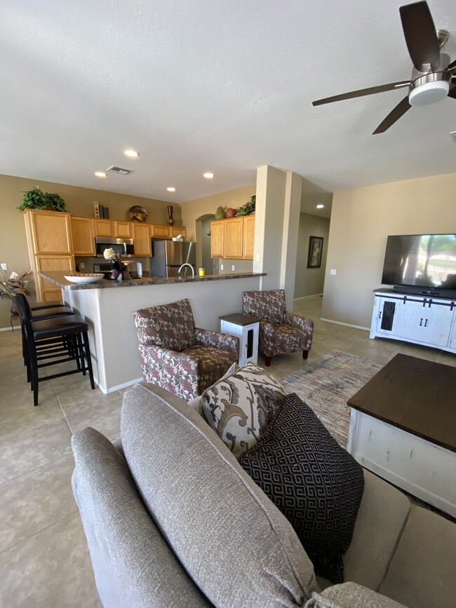 Building Photo - 6579 S Classic Way