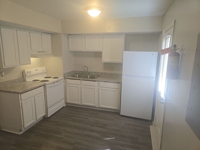 Building Photo - Near Prisma Health 2 bed 1.5 bath Townhome