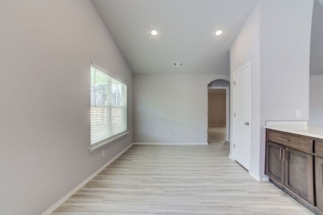 Building Photo - 4/2.5/2 New Construction Available Now!