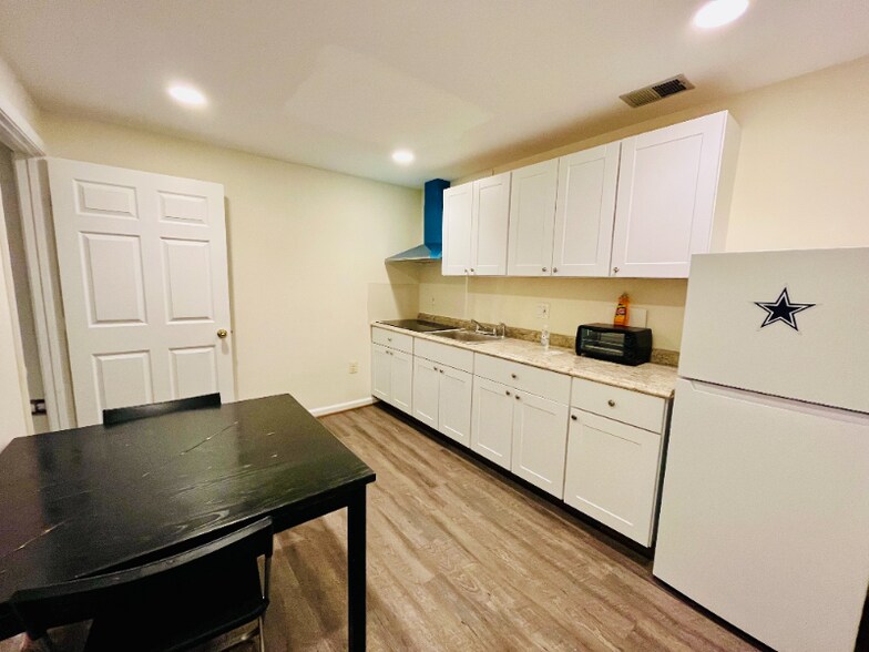 Building Photo - 5504 Lakewhite Ct