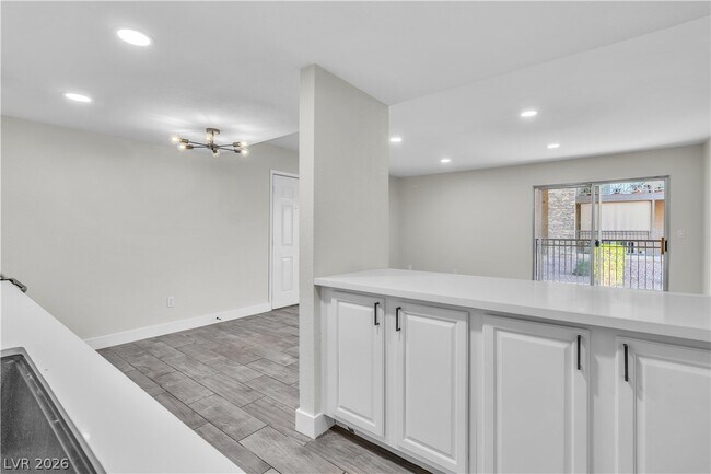 Building Photo - 5009 Indian River Dr