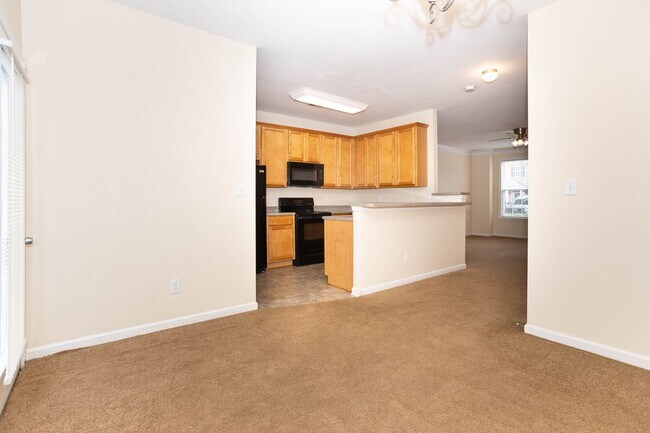Building Photo - Price Drop Alert!  Beautiful Townhome in K...