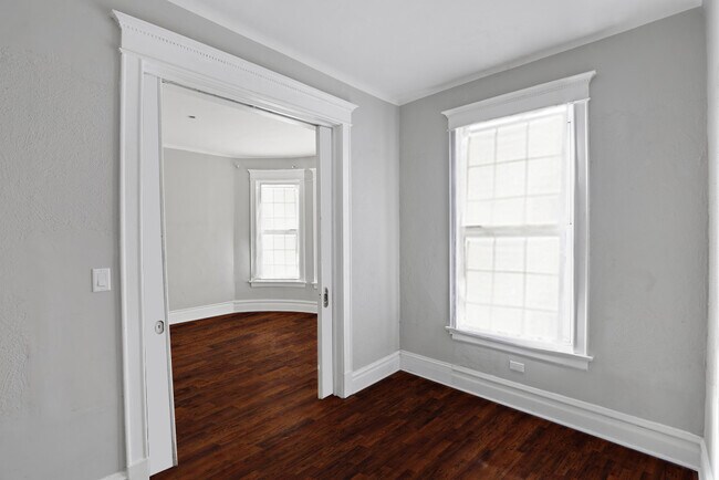 Building Photo - 5343 S Indiana Ave