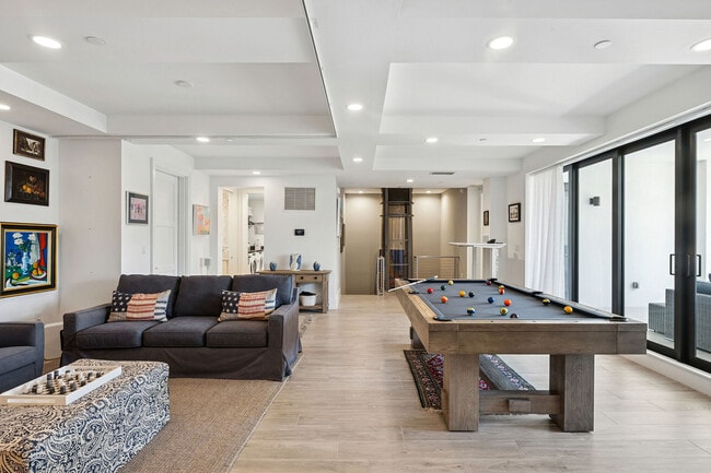 Building Photo - 1135 3rd Ave S