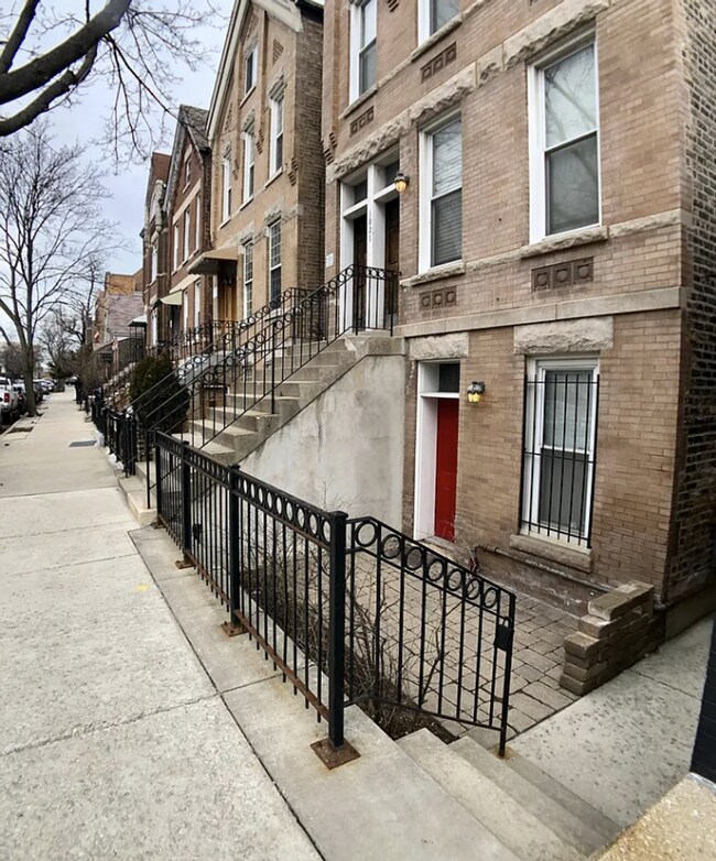 Building Photo - 1821 N Hermitage