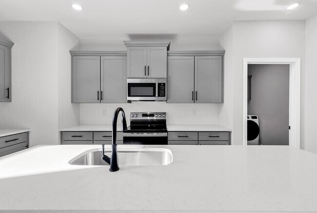 Building Photo - 408 Ireland Way