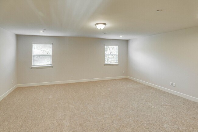 Building Photo - 5032 Ozment Dr