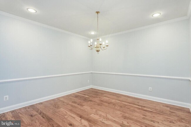 Building Photo - 6916 Birkenhead Pl