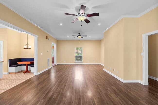 Building Photo - 616 Westwood Cir