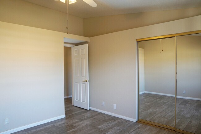 Building Photo - 51660 Avenida Villa