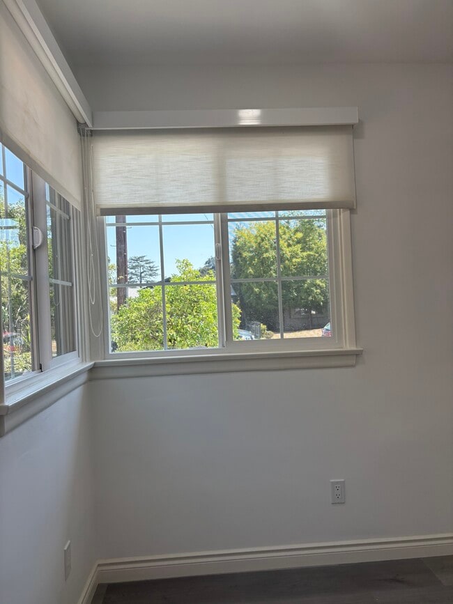 Building Photo - 849 Diamond St
