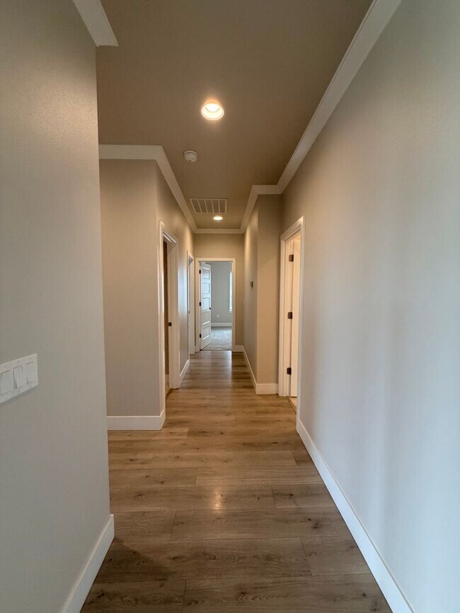 Building Photo - Gorgeous 4 bed, 2.5 ba in Richland's Westcliffe Neighborhood