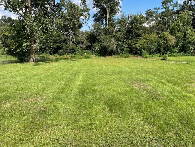 Building Photo - 2071 Little River Ln