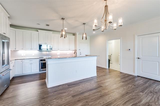 Building Photo - 2500 King Arthur Blvd