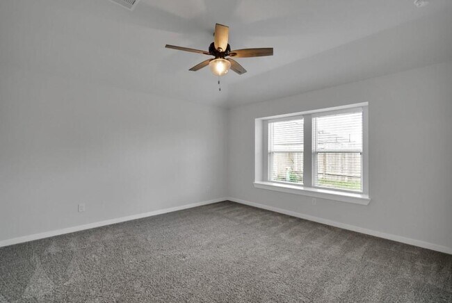 Building Photo - 40843 Mostyn Hill Dr