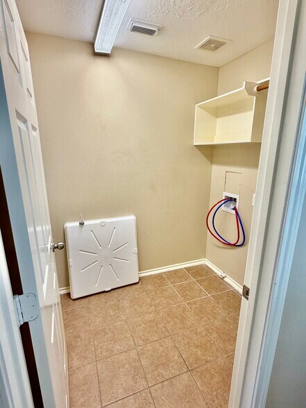 Building Photo - 6312 Stoney Creek Dr