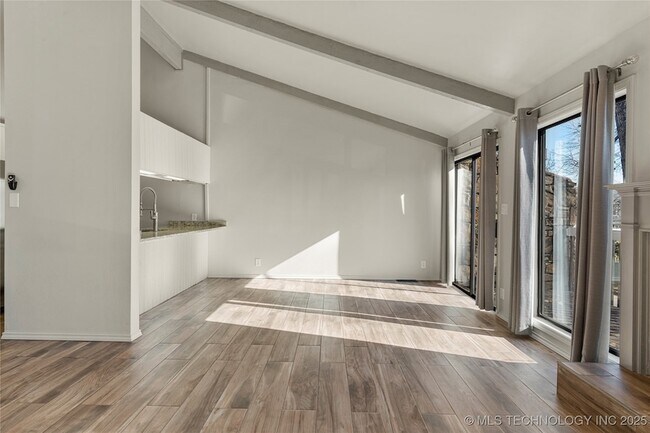 Building Photo - 3712 S Madison Ave