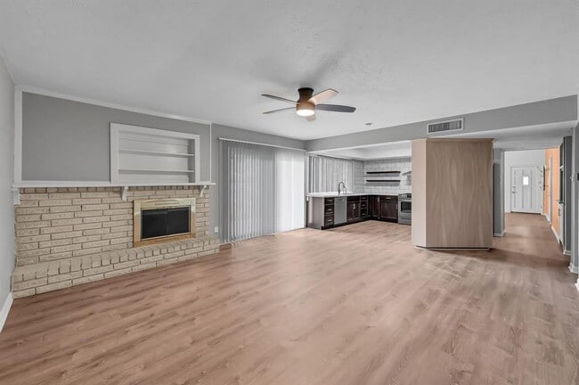 Building Photo - 2239 Fairgreen Dr