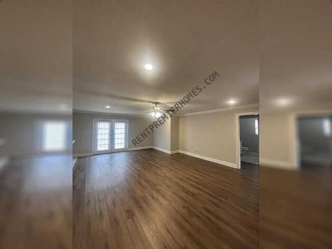 Building Photo - 12 Timberside Cove