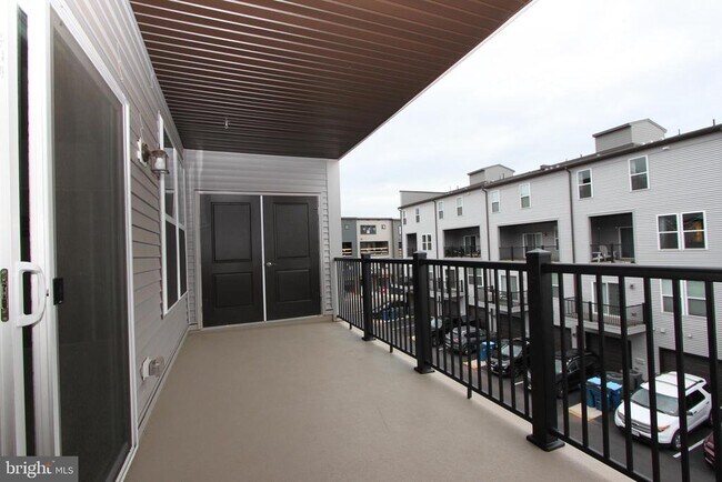 Building Photo - 43808 Middleway Ter