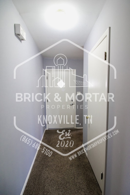 Building Photo - 209 Medford Rd