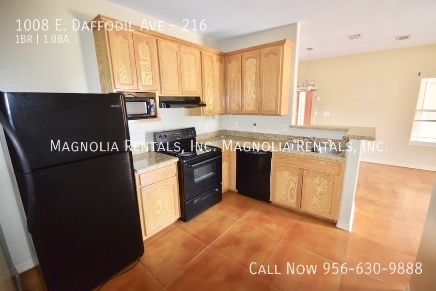 Building Photo - 1008 E Daffodil Ave