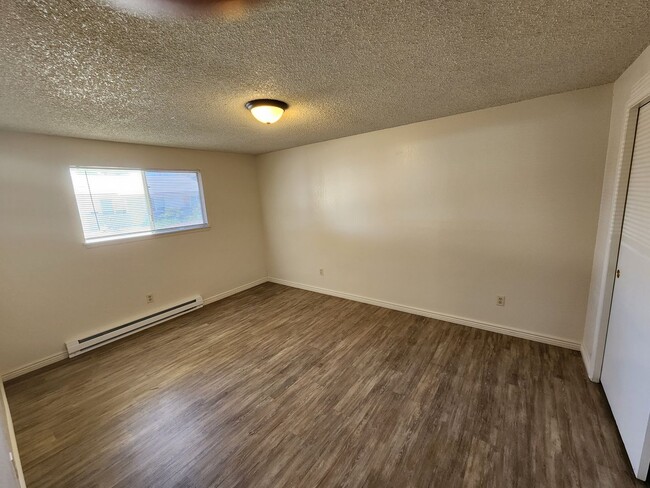 Building Photo - 116 Delaware Ave