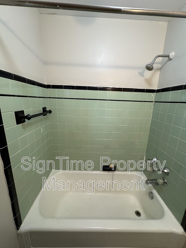 Building Photo - 63 Broadway