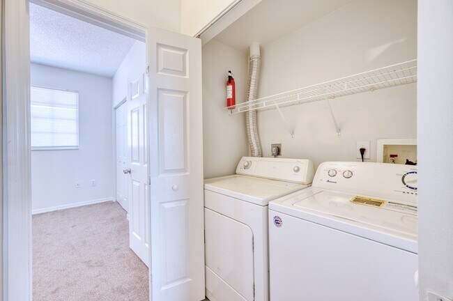 Laundry - 5681 Bentgrass Dr