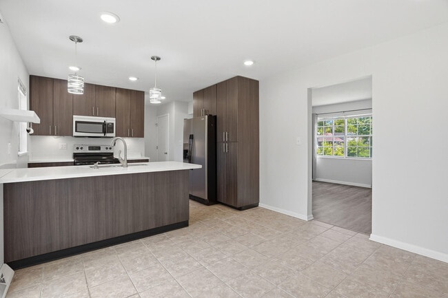 Building Photo - 405 Brewer Dr