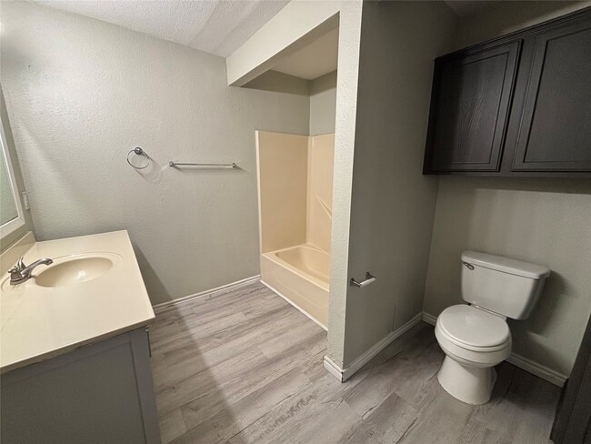 Building Photo - 318 14th St N