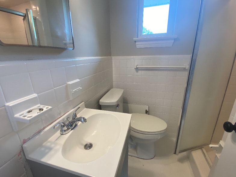 Building Photo - 610 Howell St