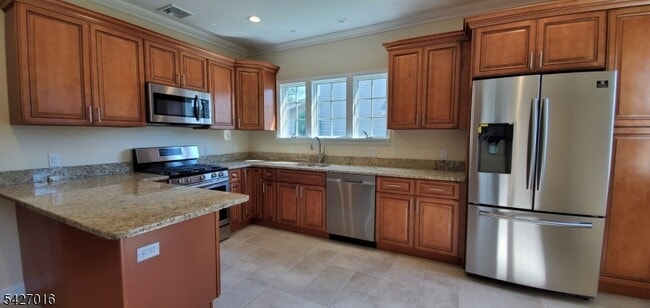 Building Photo - 54 Park Ave