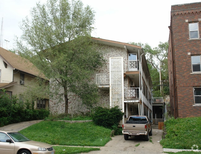 Building Photo - The Slip In